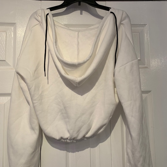 White off the shoulder cropped sweatshirt - Picture 2 of 3